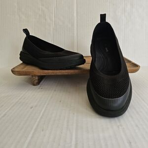 Cole Haan Slip On Ballet Flats Size 8.5 Black Mesh Slip Resistant Casual